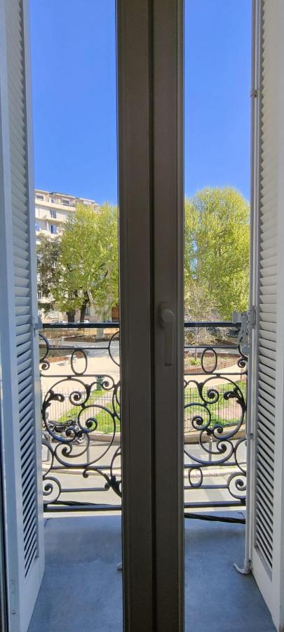 Grand Appartement Centre Ville マルセイユ エクステリア 写真